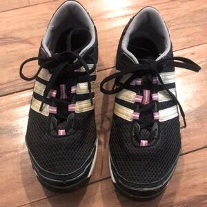 Adidas women’s shoes size 8